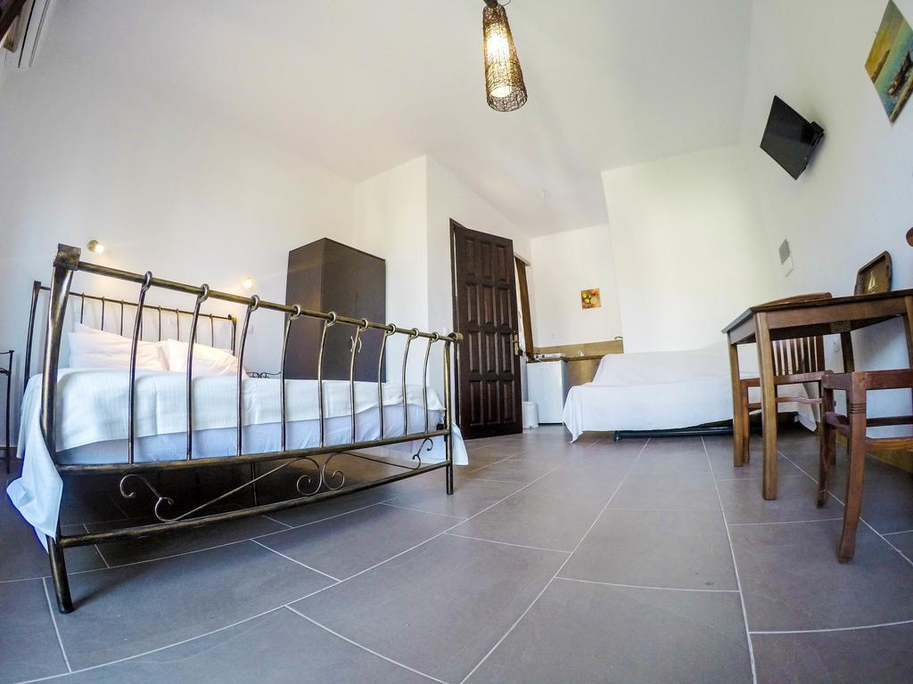 Amorani Studios Mpatsi Buitenkant foto